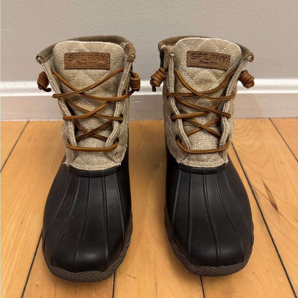 Tan/Black Sperry Saltwater Quilted Duck Boot Size 6
